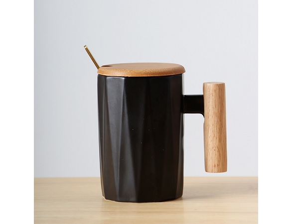 NORDIC Wooden Handle Ceramic Mug With Spoon & Lid (400 ml)